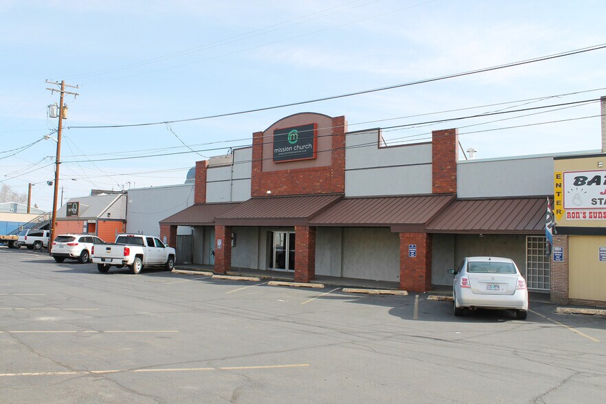 More Photos Of 178 SW 5th St, Madras Storefront Retail Office For Lease