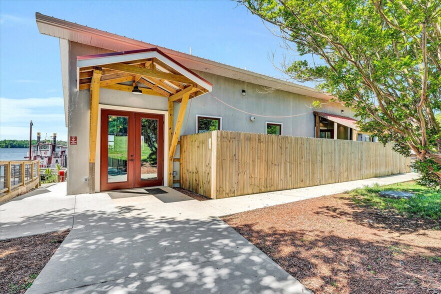 More Photos Of 3619 Airport Rd, Moneta Marina For Sale