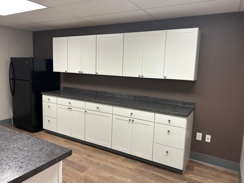 More Photos Of 375 Bay Rd, Queensbury Medical For Lease