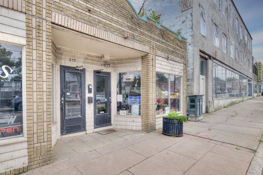 More Photos Of 257 Warren Ave, East Providence Storefront For Sale
