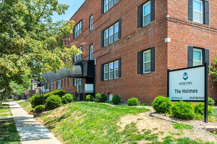 Primary Photo Of 3457 Holmes St, Kansas City Apartments For Sale