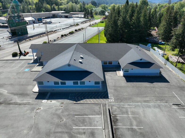 More Photos Of 2665 Glendale Valley Rd, Glendale Office For Sale