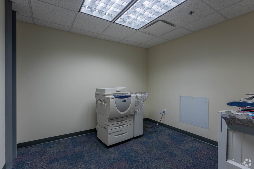 More Photos Of 4824 Liberty Ave, Bloomfield Medical For Lease