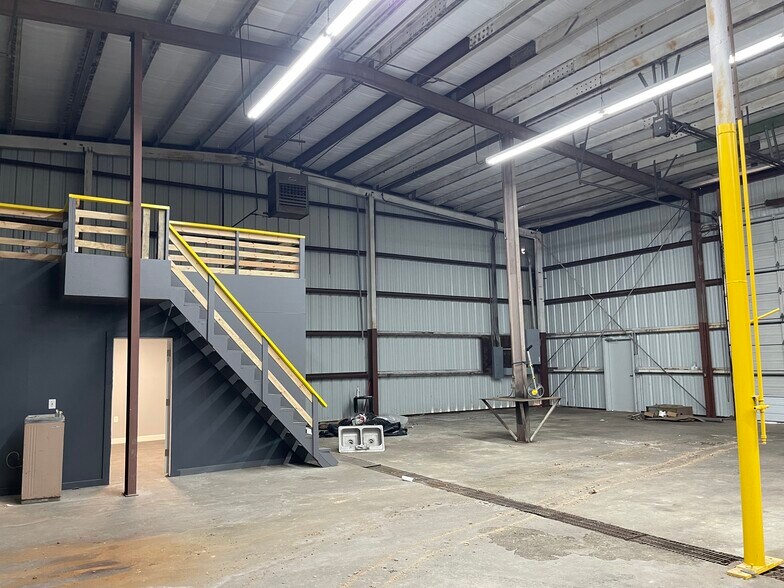 More Photos Of 1222 Frankie St, Houston Warehouse For Sale