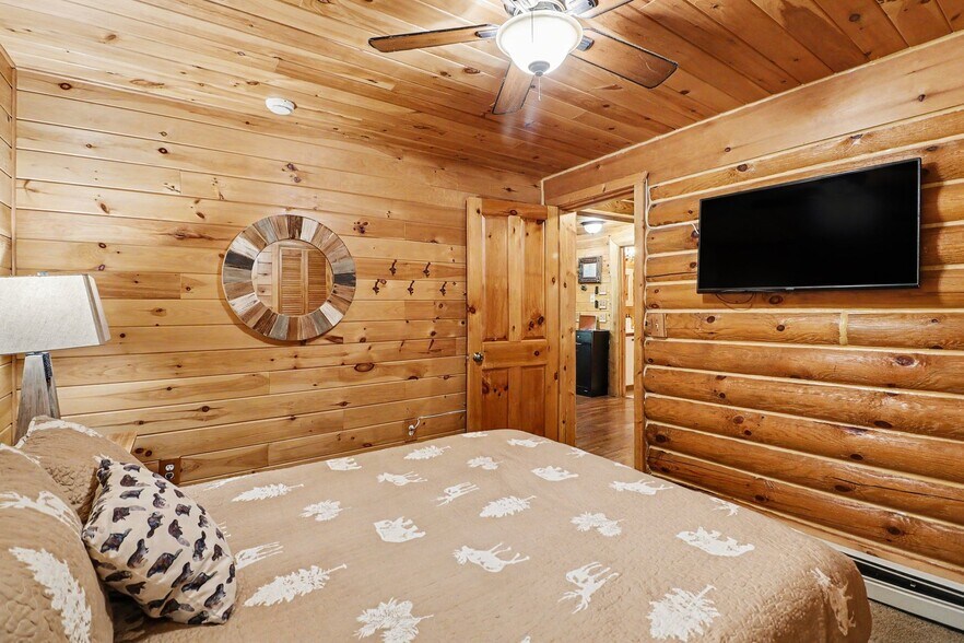 More Photos Of 6926 Aarwood Trail NW, Rapid City Hotel For Sale