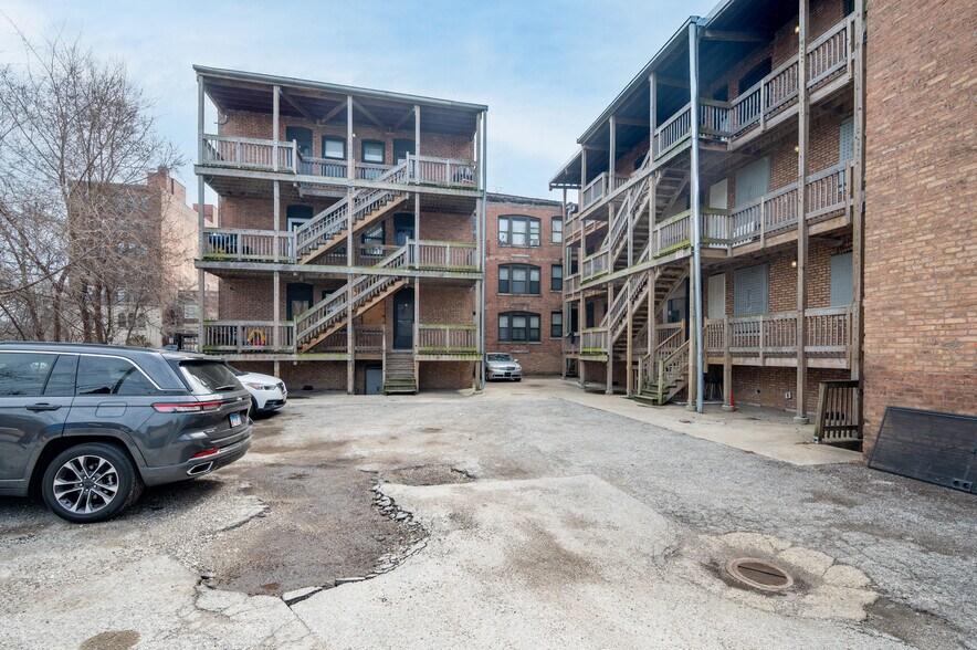 More Photos Of 7763 S South Shore Dr, Chicago Apartments For Sale