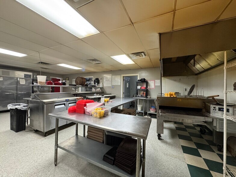 More Photos Of 18 N 4th St, Gosport Storefront Retail Office For Sale