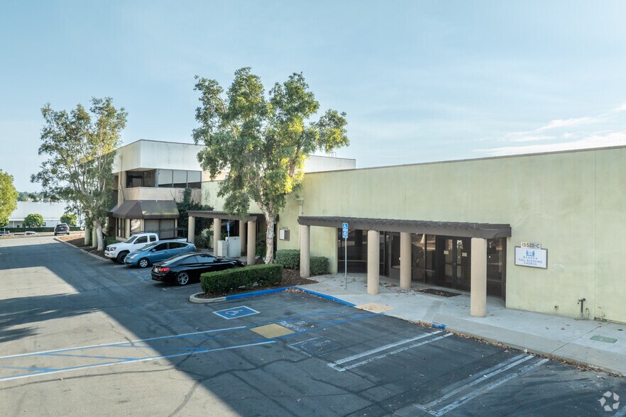 More Photos Of 15520 Rockfield Blvd, Irvine Light Manufacturing For Lease