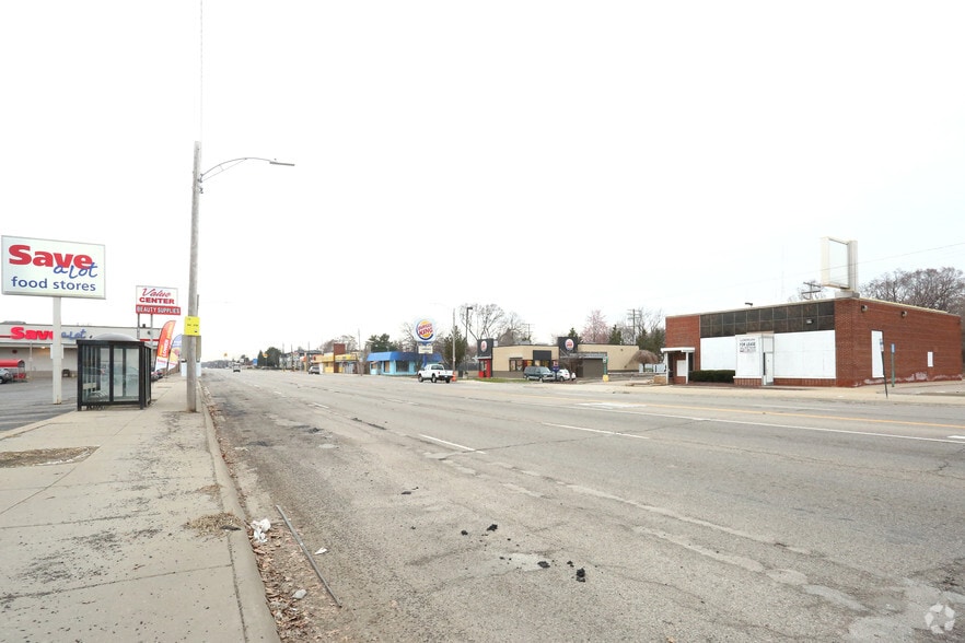 Primary Photo Of 20222 Plymouth Rd, Detroit Bank For Sale