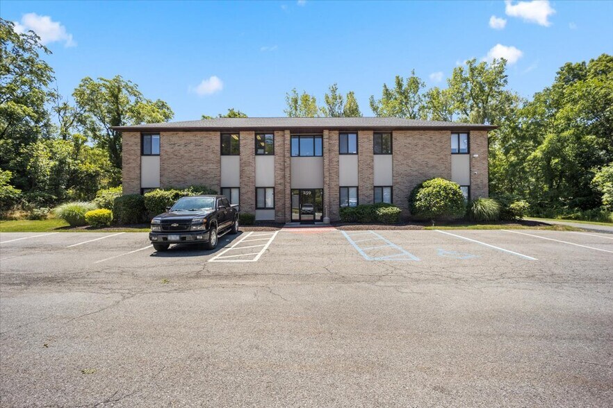 More Photos Of 255 Route 17K, Newburgh Unknown For Lease