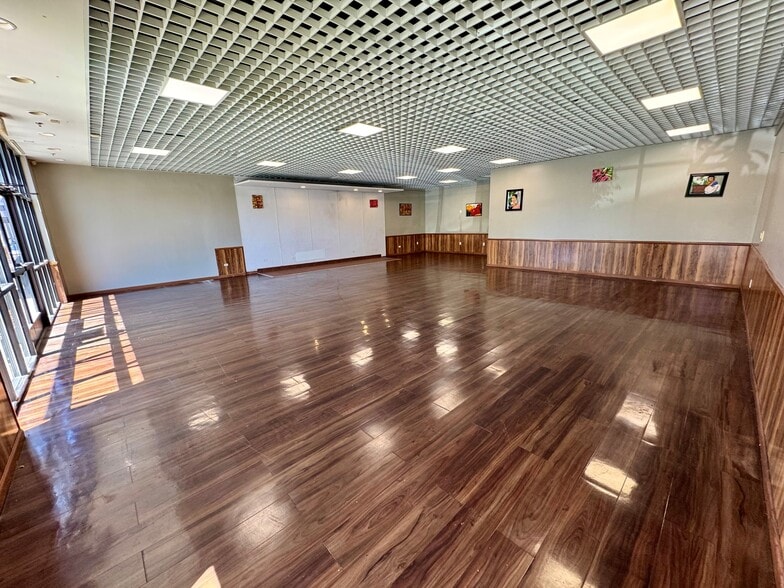More Photos Of 24363 Southland Dr, Hayward Restaurant For Lease