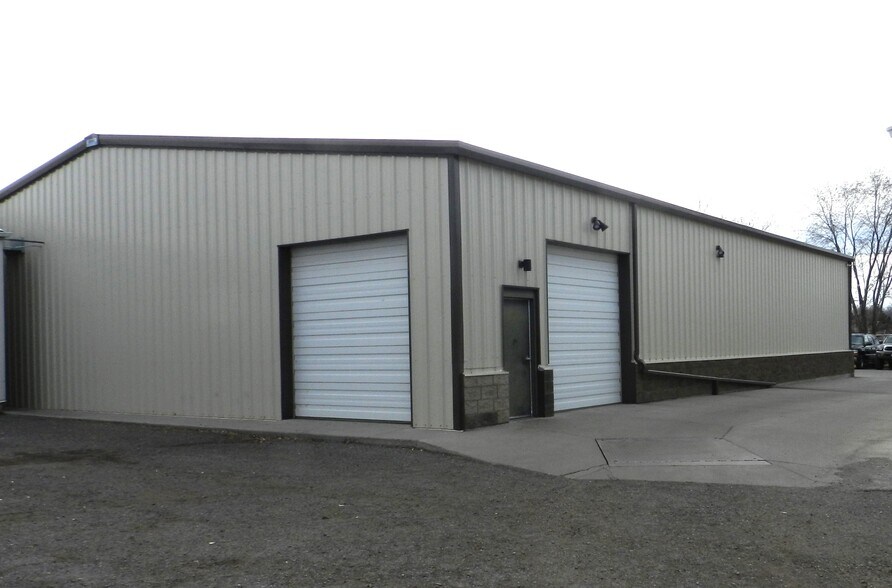 More Photos Of 2180 E Main St, Montrose Freestanding For Lease