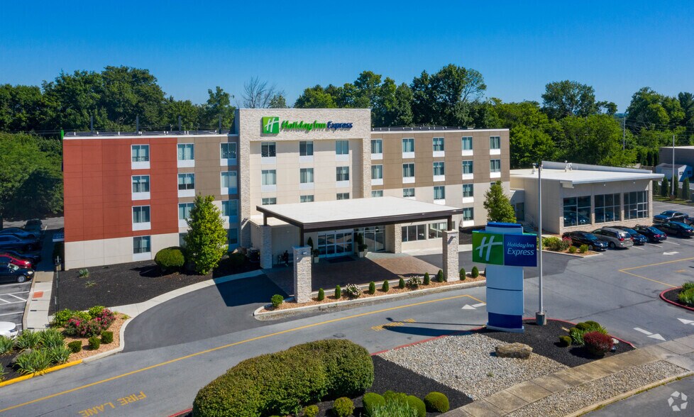 More Photos Of 1715 Plaza Ln, Allentown Hotel For Sale