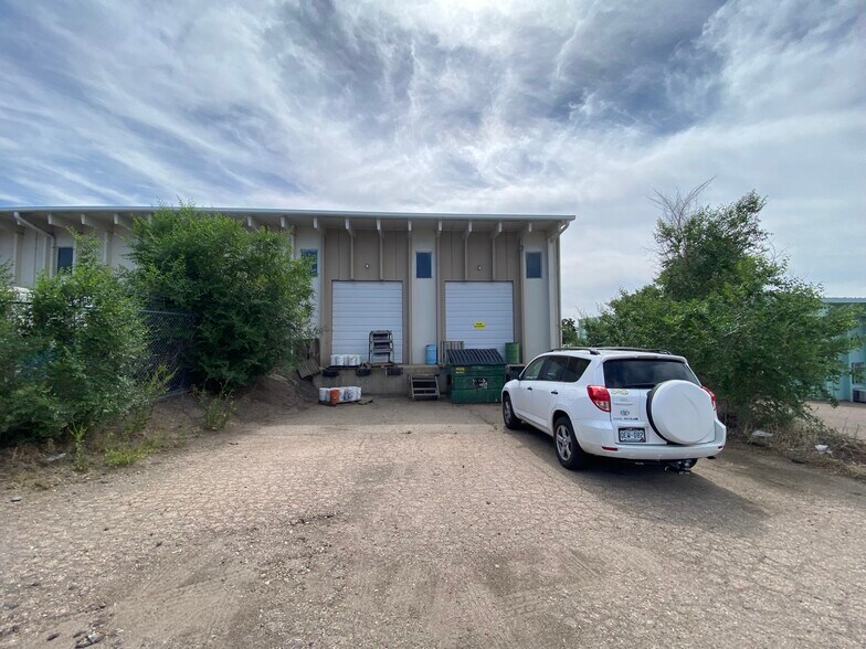 More Photos Of 3030-3040 S Vallejo St, Englewood Warehouse For Sale