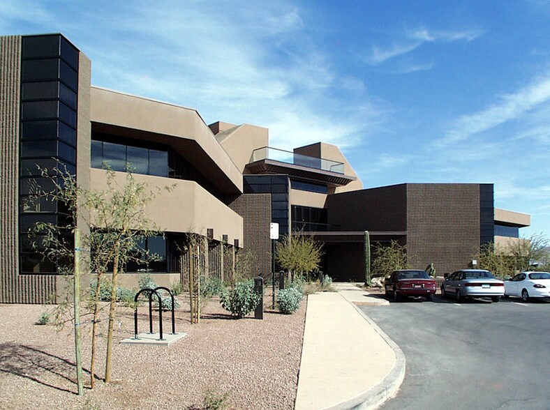 More Photos Of 17200 N Perimeter Dr, Scottsdale Office For Lease