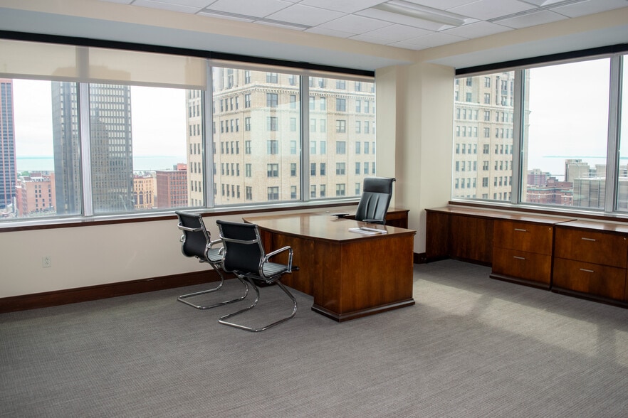 More Photos Of 10 Lafayette Sq, Buffalo Hotel For Lease