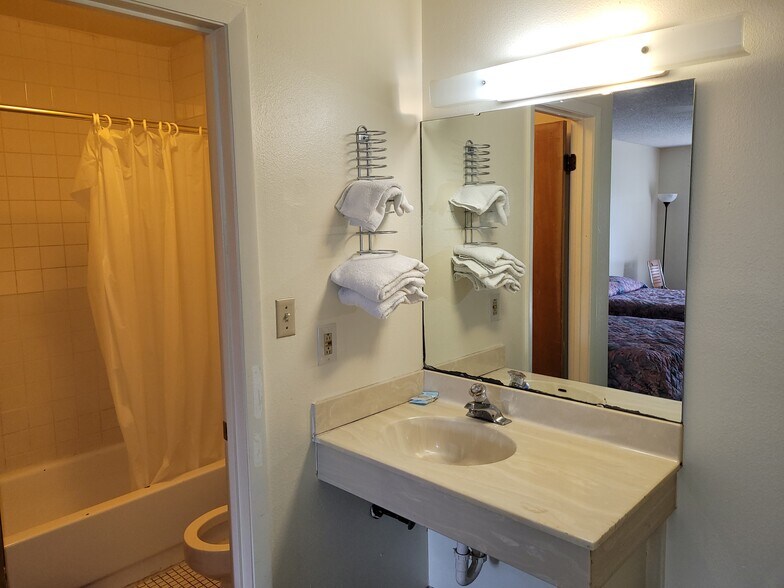 More Photos Of 3400 S US Highway 17/92, Casselberry Hotel For Sale