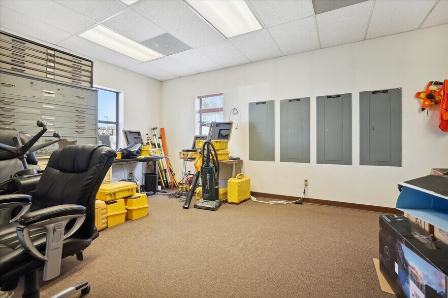More Photos Of 628 W 5th St, Cortez Office For Sale