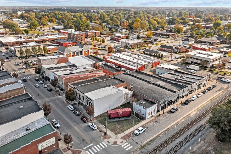 More Photos Of 123 S Railroad Ave, Dunn General Retail For Sale