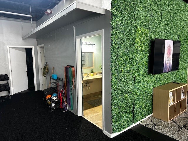 More Photos Of 809 Lucerne Ave, Lake Worth Storefront Retail Office For Lease