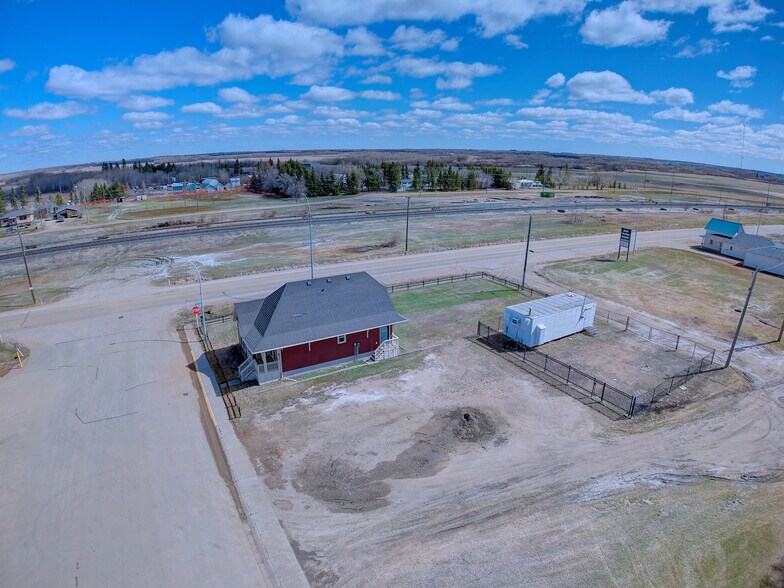 More Photos Of 5015 50 St, Chipman General Retail For Sale