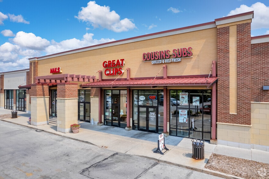More Photos Of 2931 S Chicago Ave, South Milwaukee Supermarket For Lease