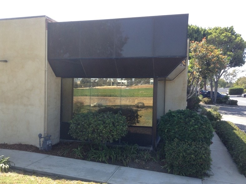 More Photos Of 2227 Portola Rd, Ventura Manufacturing For Lease