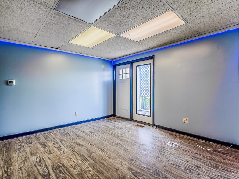 More Photos Of 1121 E State Blvd, Fort Wayne Freestanding For Sale
