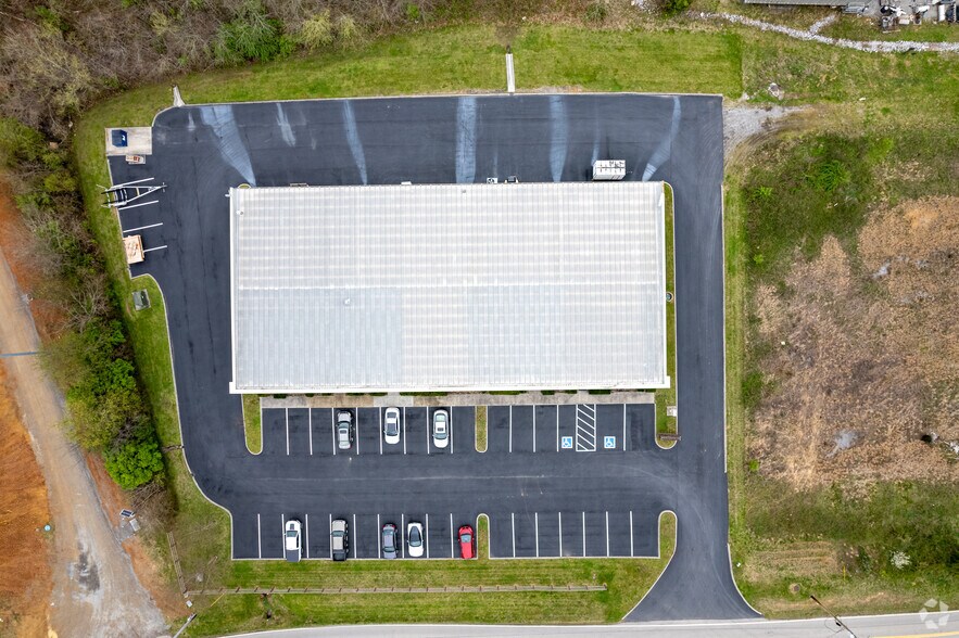 More Photos Of 14208 Hickory Creek, Lenoir City Light Distribution For Lease