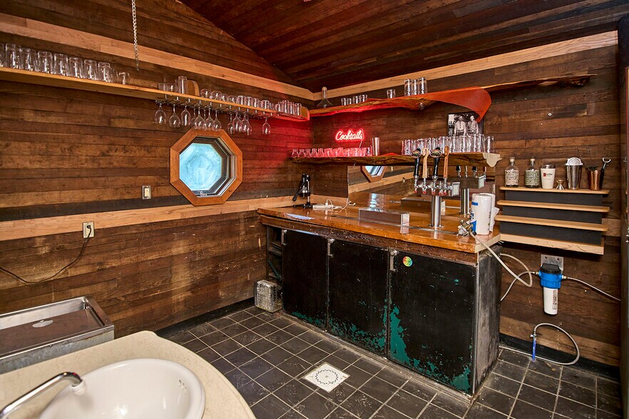 More Photos Of 15303 Midland Trl, Ansted Freestanding For Sale