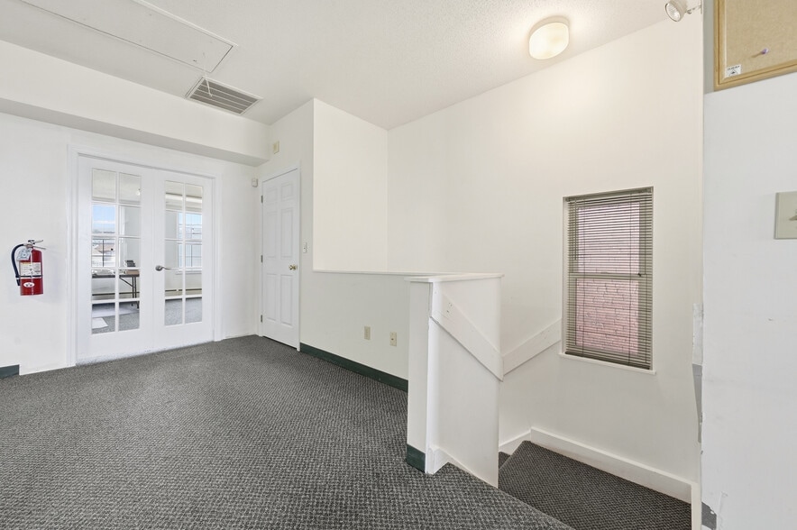 More Photos Of 628 California Ave, Pittsburgh Storefront Retail Residential For Sale