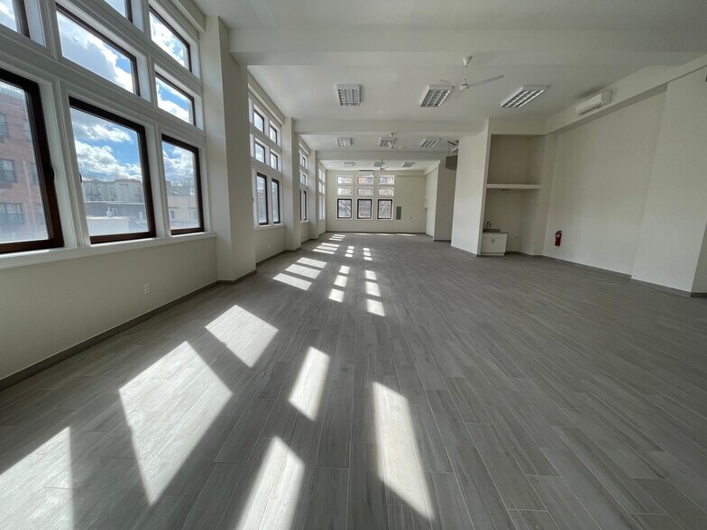 More Photos Of 405-407 Gates Ave, Brooklyn Loft Creative Space For Lease