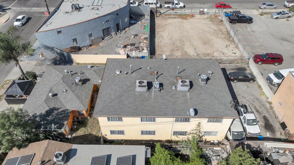 More Photos Of 11853 Hart St, North Hollywood Multifamily For Sale