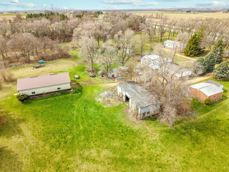 More Photos Of 2280 S Rock City Rd, Ridott Multifamily For Sale