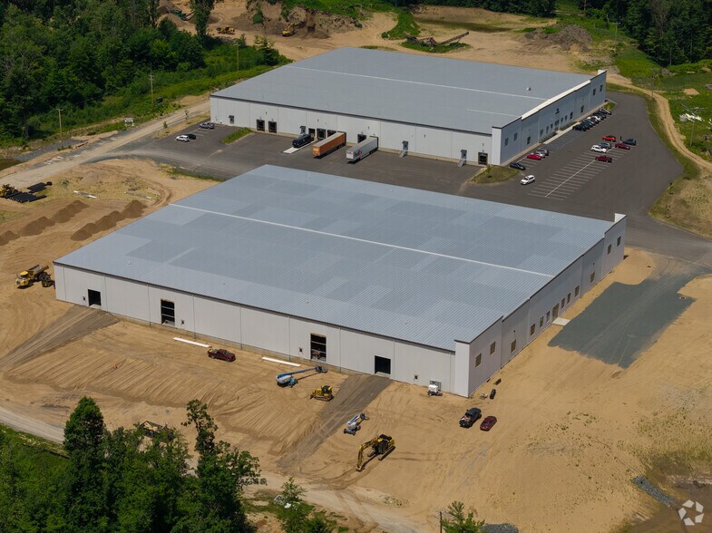 More Photos Of 22 Roberts Lane, Clifton Park Warehouse For Lease