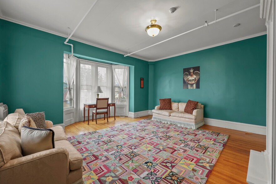 More Photos Of 74 Wendell Ave, Pittsfield Hotel For Sale