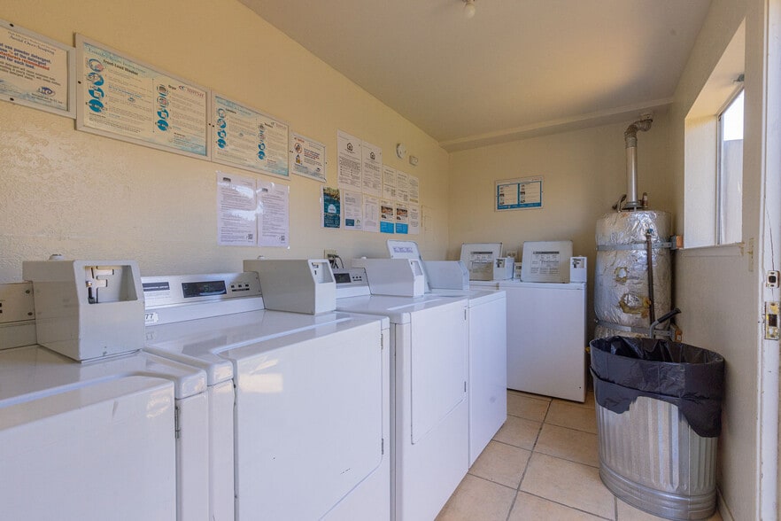 More Photos Of 75 N Hebbron Ave, Salinas Apartments For Sale