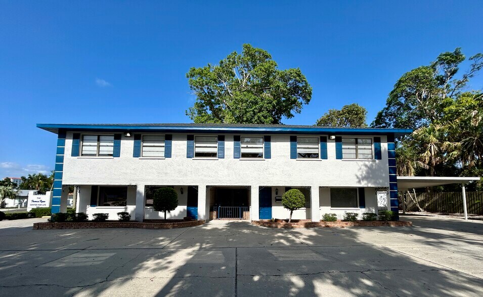 Primary Photo Of 2027 Manatee Ave, Bradenton Loft Creative Space For Lease