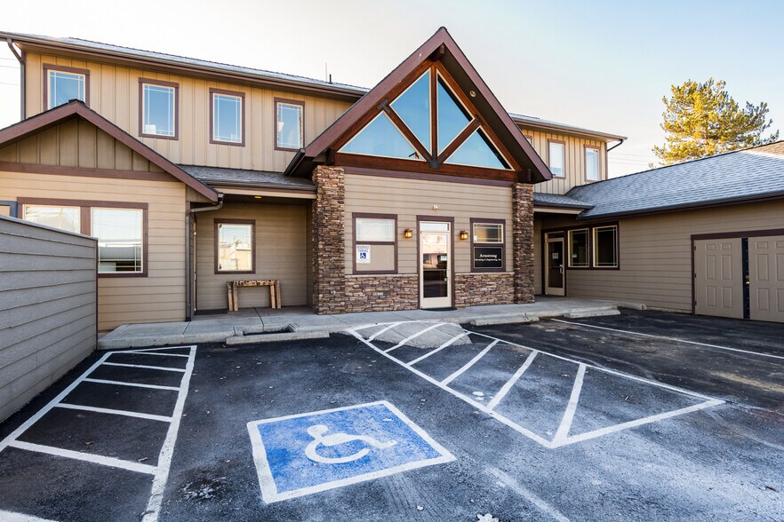 More Photos Of 267 NE 2nd St, Prineville Office For Lease