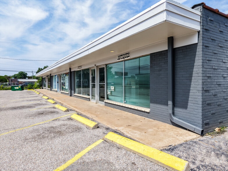Primary Photo Of 415 S Hydraulic St, Wichita General Retail For Sale
