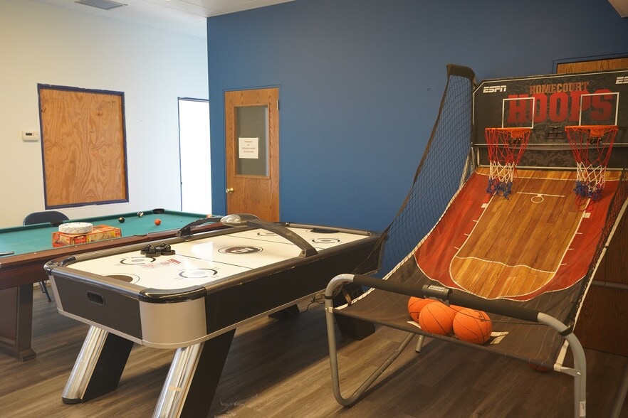 More Photos Of 206 Emerling Dr, Saint Louis Religious Facility For Sale