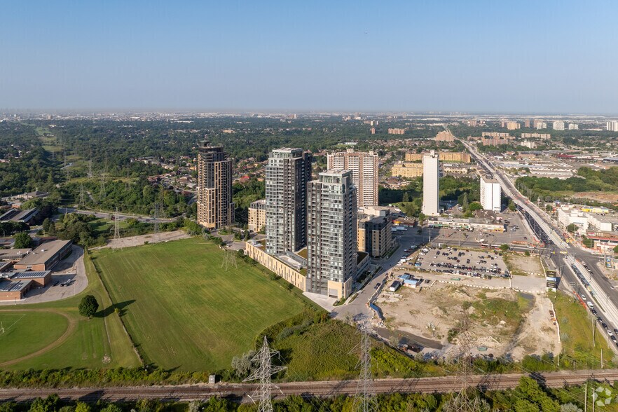More Photos Of 5 Zappacosta Dr, Toronto Apartments For Lease
