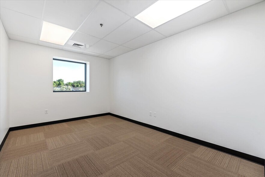 More Photos Of 2945 Badger Dr, Nampa Flex For Lease