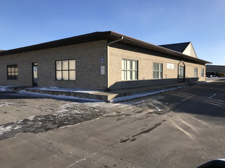 More Photos Of 3212 14th Ave S, Fargo Office For Lease