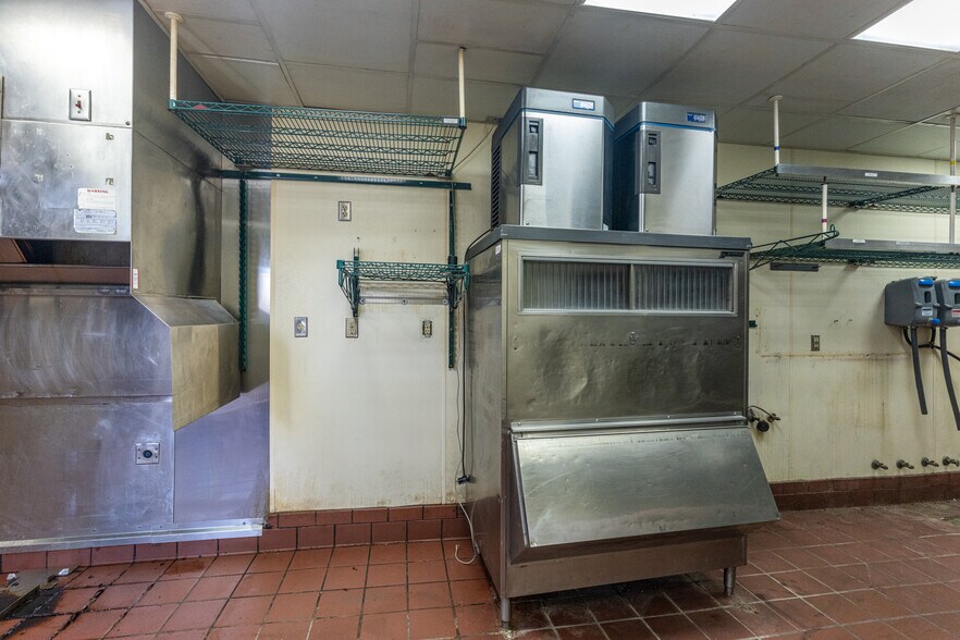 More Photos Of 2901 Candlers Mountain Rd, Lynchburg Fast Food For Sale