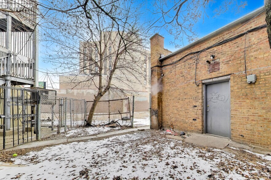 More Photos Of 3426 W Diversey Ave, Chicago Storefront For Lease
