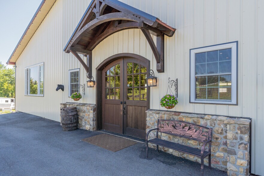 More Photos Of 15158 Berlin Tpke, Purcellville Lodge Meeting Hall For Lease