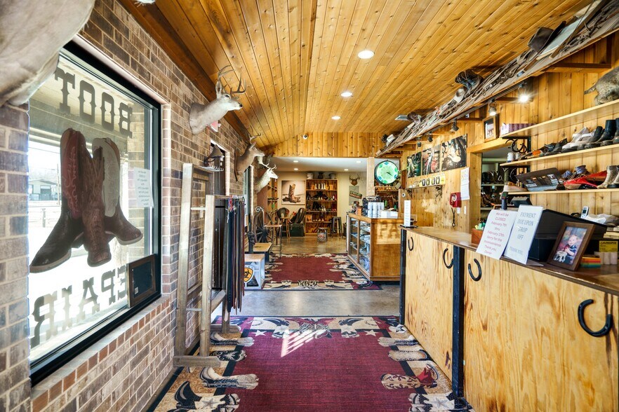 More Photos Of 2524 Carson St, Haltom City Storefront Retail Office For Sale