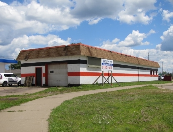 More Photos Of 2908 E Clairemont Ave, Eau Claire General Retail For Sale