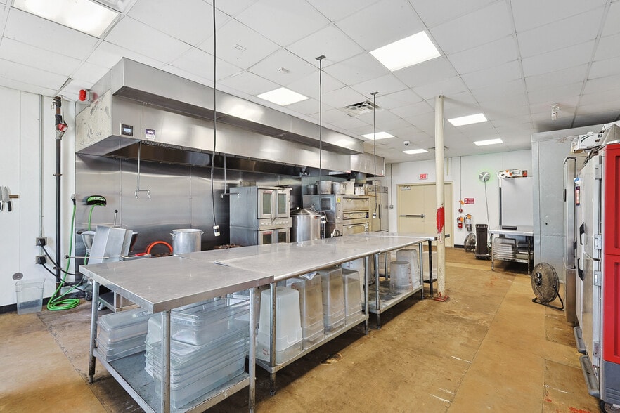 More Photos Of 8620 Clifford St, Fort Worth Restaurant For Sale